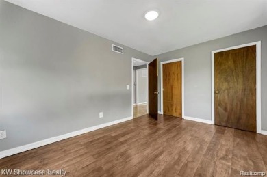 LOCATION LOCATION, CLEAN UPDATED 2 BDRM, 2 BATH, RANCH IN on Bay Pointe Golf Club in Michigan - for sale on GolfHomes.com, golf home, golf lot