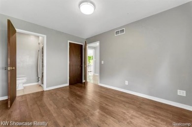LOCATION LOCATION, CLEAN UPDATED 2 BDRM, 2 BATH, RANCH IN on Bay Pointe Golf Club in Michigan - for sale on GolfHomes.com, golf home, golf lot