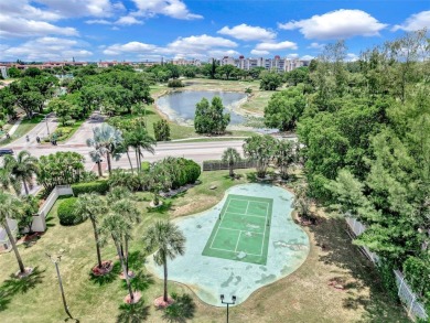 Beautifully furnished penthouse in a secure, resort-style gated on Inverrary Country Club in Florida - for sale on GolfHomes.com, golf home, golf lot