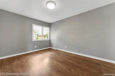 LOCATION LOCATION, CLEAN UPDATED 2 BDRM, 2 BATH, RANCH IN on Bay Pointe Golf Club in Michigan - for sale on GolfHomes.com, golf home, golf lot