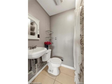LOCATION LOCATION, CLEAN UPDATED 2 BDRM, 2 BATH, RANCH IN on Bay Pointe Golf Club in Michigan - for sale on GolfHomes.com, golf home, golf lot