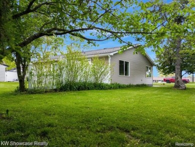 LOCATION LOCATION, CLEAN UPDATED 2 BDRM, 2 BATH, RANCH IN on Bay Pointe Golf Club in Michigan - for sale on GolfHomes.com, golf home, golf lot