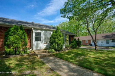 Charming and well-maintained 2-bedroom, 1-bath home in the on Greenbriar Woodlands in New Jersey - for sale on GolfHomes.com, golf home, golf lot