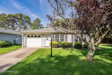 Welcome to this charming and well-maintained 2-bedroom on Lions Head Country Club in New Jersey - for sale on GolfHomes.com, golf home, golf lot