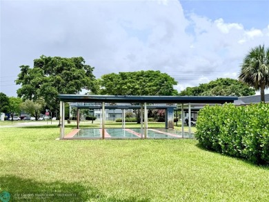 Welcome Home to this move-in ready 2-bed/ 2-bath home +bonus on Oriole Golf and Tennis Club in Florida - for sale on GolfHomes.com, golf home, golf lot