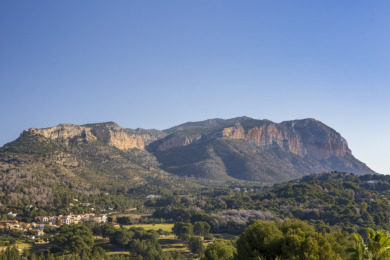 Fantastic villa incl. a brand new apartment. Two plots. on La Sella Golf Resort in Valencian Community - for sale on GolfHomes.com, golf home, golf lot