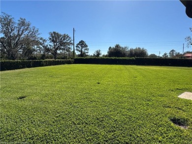 This home won't last long on the market! This well cared for 2 on Golf Hammock Country Club in Florida - for sale on GolfHomes.com, golf home, golf lot