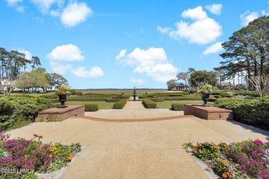 Driving down the majestic Avenue of Oaks, you know you are home! on Belfair Golf Club in South Carolina - for sale on GolfHomes.com, golf home, golf lot