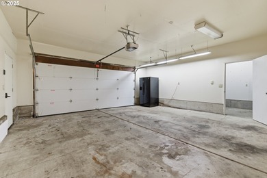 OPEN Sunday 1:00-3:00pm - Beautifully updated single-level home on Charbonneau Golf Club in Oregon - for sale on GolfHomes.com, golf home, golf lot