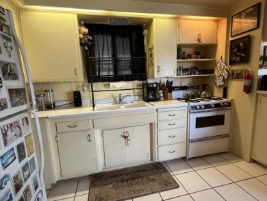 This Mobile Home one spacious Bedroom, 1 full bathroom. The on Bighorn Golf Club in California - for sale on GolfHomes.com, golf home, golf lot
