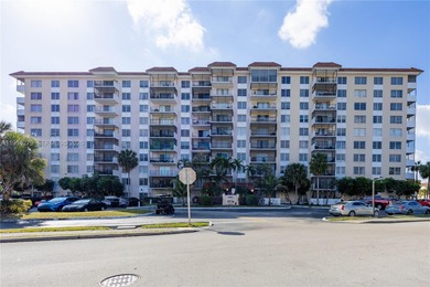 Beautiful 2-bedroom, 2-bath residence on the 8th floor with on Inverrary Country Club in Florida - for sale on GolfHomes.com, golf home, golf lot