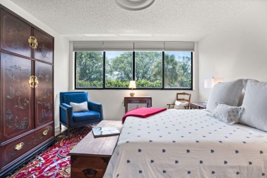 2-bed, 2-bath 2nd-floor condo! Bright & airy w/ natural light on The President Country Club in Florida - for sale on GolfHomes.com, golf home, golf lot