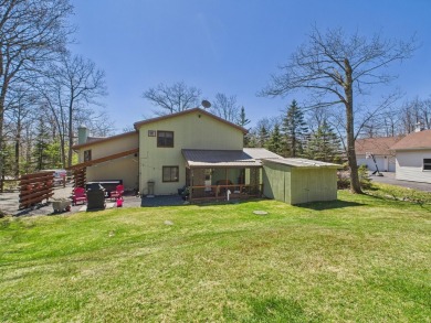 This beautiful well-maintained home is a great investment on Pocono Farms Country Club in Pennsylvania - for sale on GolfHomes.com, golf home, golf lot