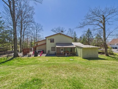 This beautiful well-maintained home is a great investment on Pocono Farms Country Club in Pennsylvania - for sale on GolfHomes.com, golf home, golf lot