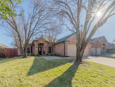 New roof, HVAC, dishwasher & updated windows make this one-story on Oakmont Country Club in Texas - for sale on GolfHomes.com, golf home, golf lot