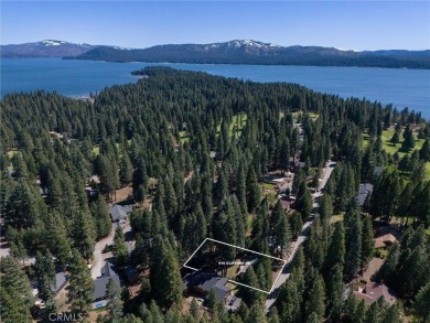 Lake Almanor Country Club! This adorable remodeled FULLY on Lake Almanor Country Club in California - for sale on GolfHomes.com, golf home, golf lot