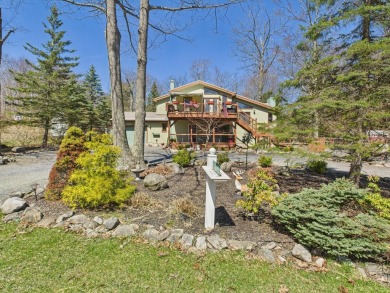 This beautiful well-maintained home is a great investment on Pocono Farms Country Club in Pennsylvania - for sale on GolfHomes.com, golf home, golf lot
