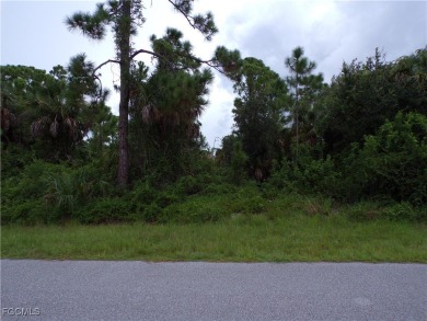 This Double lot offers nearly half an acre with 160 feet of on Sabal Trace Golf and Country Club in Florida - for sale on GolfHomes.com, golf home, golf lot