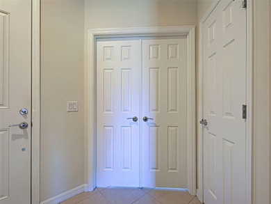 This beautifully maintained *SEAGROVE* villa is ideally located on Sarasota National Golf Club in Florida - for sale on GolfHomes.com, golf home, golf lot