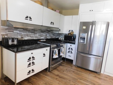 This beautifully maintained 5-bed, 4-bath ranch-style home on Pampa Country Club in Texas - for sale on GolfHomes.com, golf home, golf lot