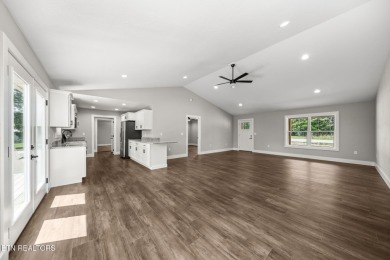? New Construction in Lake Tansi - Modern Comfort on 2 Lots! ?
 on Lake Tansi Village Country Club in Tennessee - for sale on GolfHomes.com, golf home, golf lot