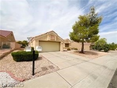 Well-maintained 2-bedroom, 2-bath home in the 55+ community of on Highland Falls Golf Club in Nevada - for sale on GolfHomes.com, golf home, golf lot