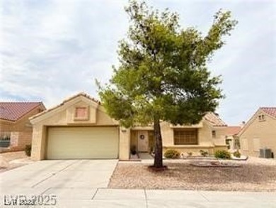 Well-maintained 2-bedroom, 2-bath home in the 55+ community of on Highland Falls Golf Club in Nevada - for sale on GolfHomes.com, golf home, golf lot