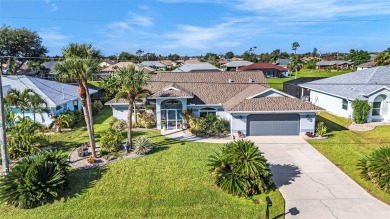 Welcome to this beautifully updated and fully turnkey 3-bedroom on Pinemoor West Golf Club in Florida - for sale on GolfHomes.com, golf home, golf lot