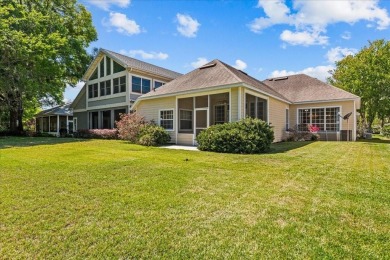 Clean, clean and well maintained beautiful home on the golf on Turkey Creek Golf and Country Club in Florida - for sale on GolfHomes.com, golf home, golf lot