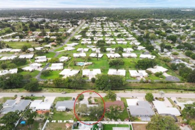 Spacious South Gate Manor Home offering 2,000+ SF, 3 Bedrooms, 2 on Village Green Golf Club of Sarasota in Florida - for sale on GolfHomes.com, golf home, golf lot