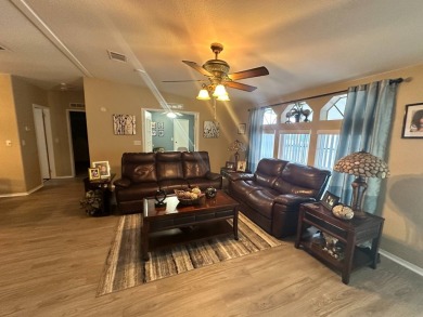UPDATED HOME AT FOUR LAKES - 3BED - 2 BATH ON GOLF COURSE - $139 on Four Lakes Golf Club in Florida - for sale on GolfHomes.com, golf home, golf lot