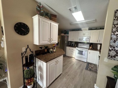 UPDATED HOME AT FOUR LAKES - 3BED - 2 BATH ON GOLF COURSE - $139 on Four Lakes Golf Club in Florida - for sale on GolfHomes.com, golf home, golf lot