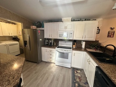 UPDATED HOME AT FOUR LAKES - 3BED - 2 BATH ON GOLF COURSE - $139 on Four Lakes Golf Club in Florida - for sale on GolfHomes.com, golf home, golf lot