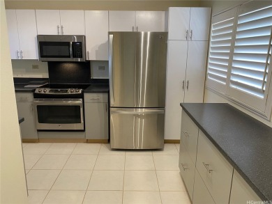 New listing!  Freshly painted, upgraded top floor 2 bedroom, 2 on Honolulu Country Club in Hawaii - for sale on GolfHomes.com, golf home, golf lot