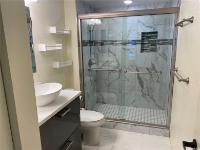 New listing!  Freshly painted, upgraded top floor 2 bedroom, 2 on Honolulu Country Club in Hawaii - for sale on GolfHomes.com, golf home, golf lot