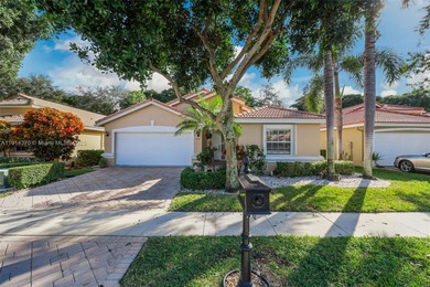 Welcome to this bright and inviting 3BR/2BA home in the on Westchester Golf and Country Club in Florida - for sale on GolfHomes.com, golf home, golf lot