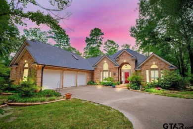 This beautiful custom built home in Hide Away Lake has it all! on Hide-A-Way Lake Golf Course in Texas - for sale on GolfHomes.com, golf home, golf lot