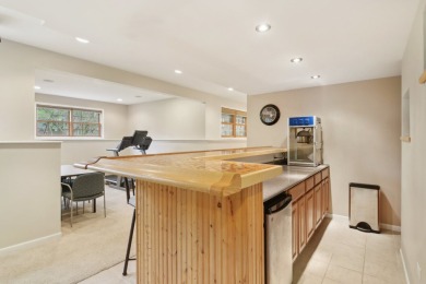 Welcome to this gorgeous custom home in highly desirable on RedTail Golf Club in Illinois - for sale on GolfHomes.com, golf home, golf lot