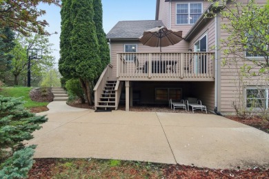 Welcome to this gorgeous custom home in highly desirable on RedTail Golf Club in Illinois - for sale on GolfHomes.com, golf home, golf lot