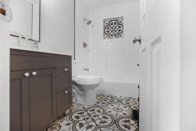 HOT SPRINGS VILLAGE: MOVE-IN READY MID-CENTURY MODERN GEM! on DeSoto Golf Course in Arkansas - for sale on GolfHomes.com, golf home, golf lot