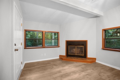 HOT SPRINGS VILLAGE: MOVE-IN READY MID-CENTURY MODERN GEM! on DeSoto Golf Course in Arkansas - for sale on GolfHomes.com, golf home, golf lot