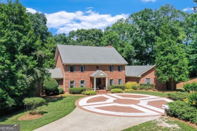 5 acre Estate on Lake Lanier near the Chattahoochee Country Club on Chattahoochee Golf Course in Georgia - for sale on GolfHomes.com, golf home, golf lot