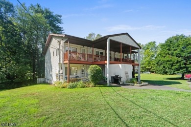 A crisp, fully renovated condo in High Point Country Club on High Point Golf Club in New Jersey - for sale on GolfHomes.com, golf home, golf lot