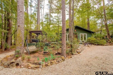 Adorable Hideaway Bungalow Retreat. Welcome to this charming on Hide-A-Way Lake Golf Course in Texas - for sale on GolfHomes.com, golf home, golf lot
