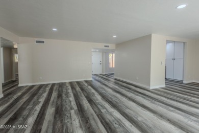 Stunning, completely remodeled townhome in the heart of Green on Country Club of Green Valley in Arizona - for sale on GolfHomes.com, golf home, golf lot