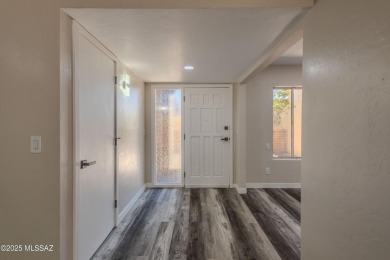 Stunning, completely remodeled townhome in the heart of Green on Country Club of Green Valley in Arizona - for sale on GolfHomes.com, golf home, golf lot