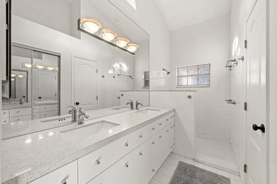 Beautifully remodeled single-story home offering 2 bedrooms, 2 on PGA National Golf Club in Florida - for sale on GolfHomes.com, golf home, golf lot