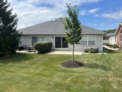 WELCOME to this CHARMING BRICK/SIDED SPRAWLING RANCH on Cardinal Creek Golf Course in Illinois - for sale on GolfHomes.com, golf home, golf lot