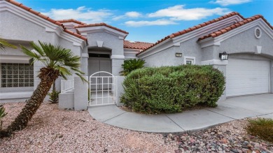 Absolutely stunning 3 bed/2 bath single story in Sun City on Highland Falls Golf Club in Nevada - for sale on GolfHomes.com, golf home, golf lot