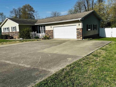 This spacious one-level home features an attached 2 car garage on Washington Country Club in Indiana - for sale on GolfHomes.com, golf home, golf lot